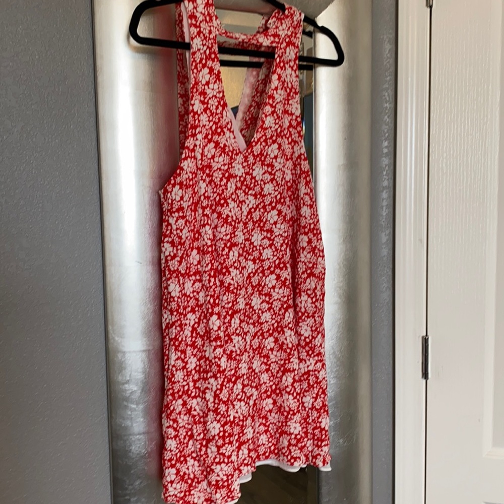 Red and white floral mini